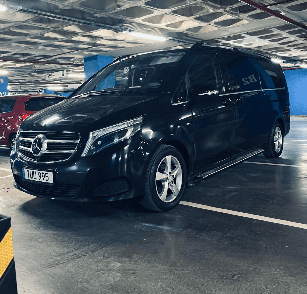 Black Mercedes V-Class - Premium transfer vehicle